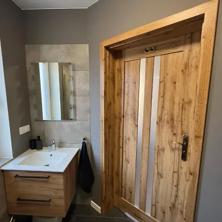 U Gruszkow - Pod Chojnikiem * 옐레니아구라